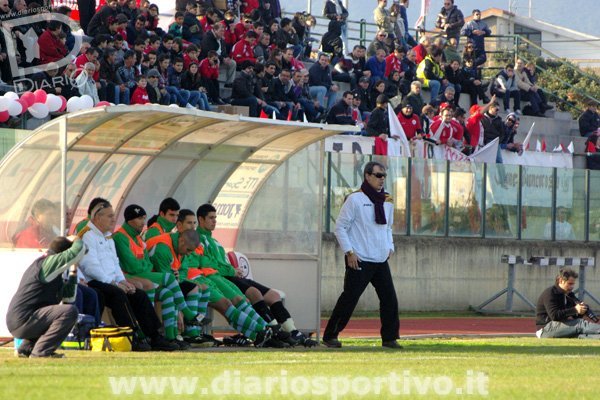 Marco Piras incita la sua squadra